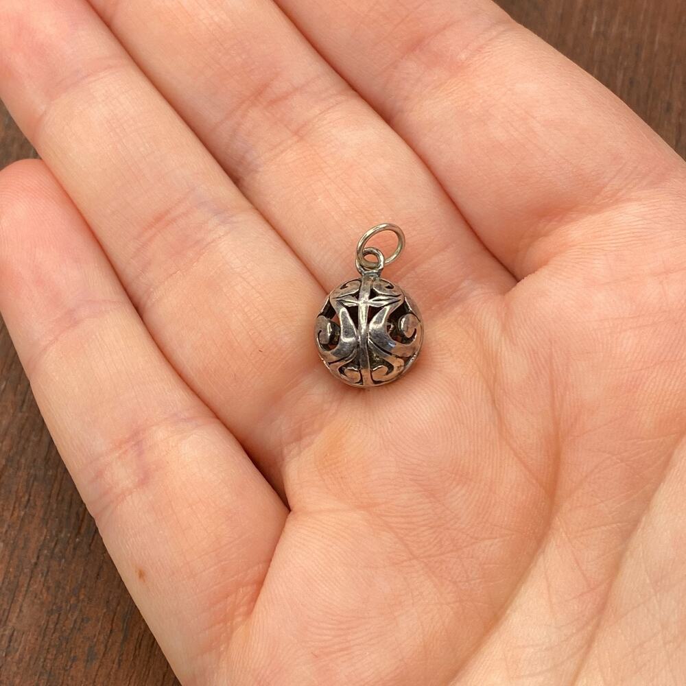 Vintage 925 Sterling Silver Ornate Scrolls Sphere Ball Pendant Bracelet Charm